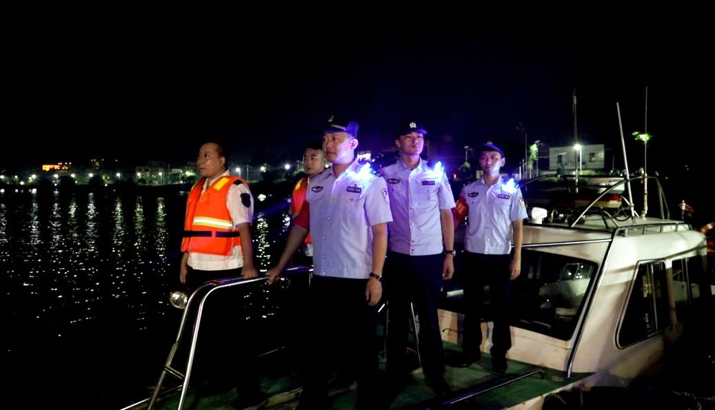 2023.08.26夏季治安打击整治行动|步步推进 时时守护:汕头公安开展夏夜治安巡查宣防第四次集中统一行动21.jpg