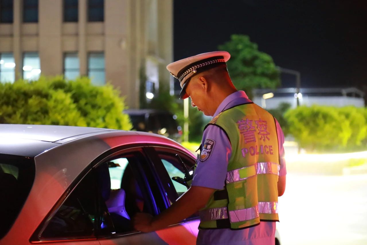 2023.08.26夏季治安打击整治行动|步步推进 时时守护:汕头公安开展夏夜治安巡查宣防第四次集中统一行动25.jpg