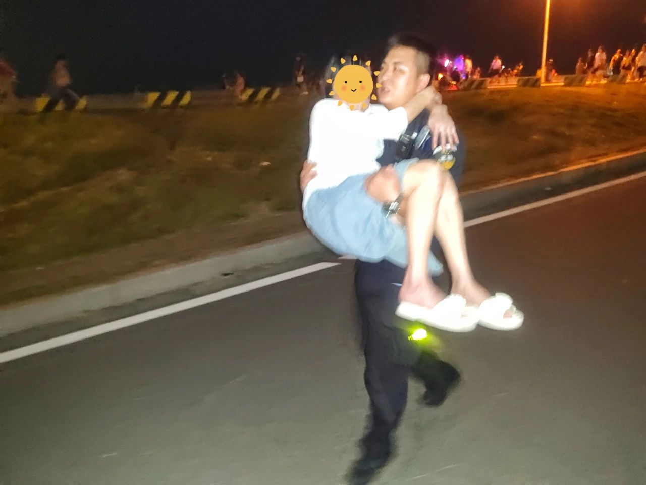 2023.10.04平安守护｜大家都在说“被汕头的特警‘狠狠’感动到！”是怎么一回事？请点这里~3.jpg