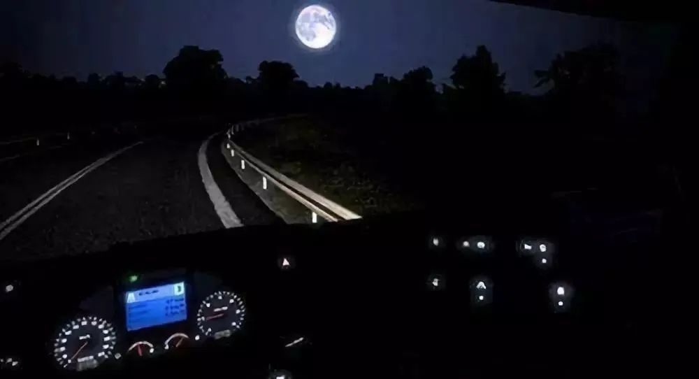 2023.10.25安全提示｜夜间安全行车，这七点秘诀你可得记好了......5.jpg