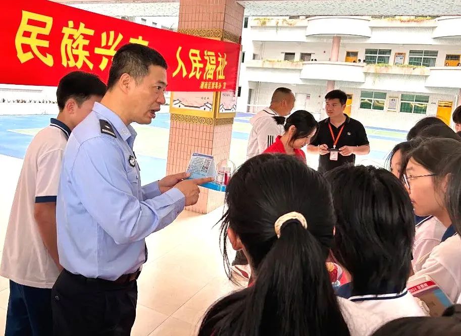 2024.04.11护校安园｜学得开心，体验深刻，这一系列法治宣讲活动很给力1.jpg