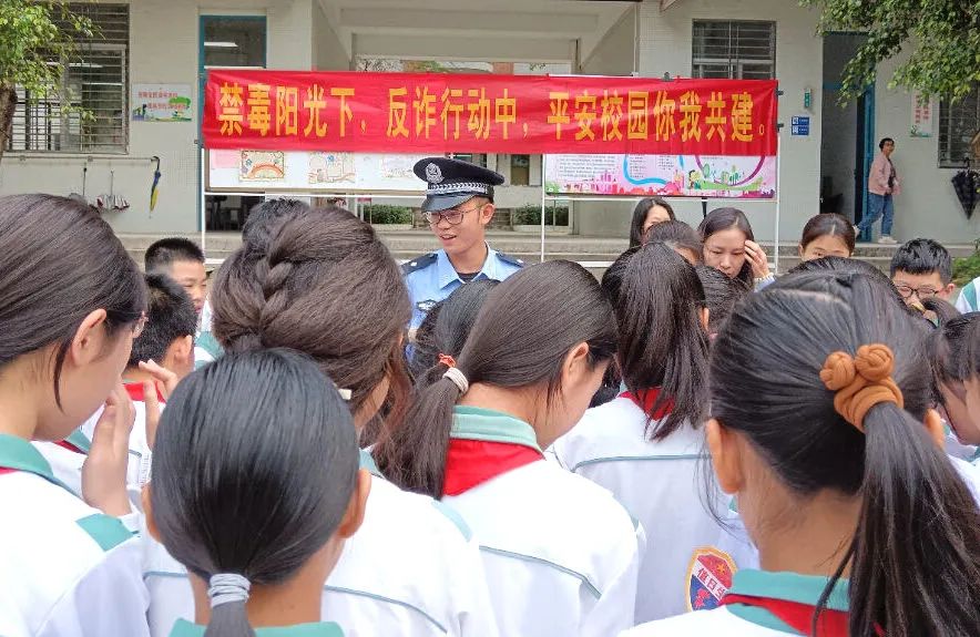 2024.04.11护校安园｜学得开心，体验深刻，这一系列法治宣讲活动很给力2.jpg