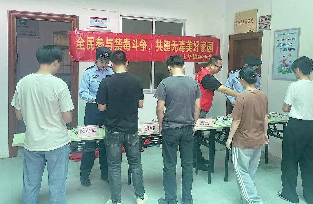 2024.04.29护航“百千万工程”｜宣讲+服务齐上阵，传播法治理念助发展6.jpg