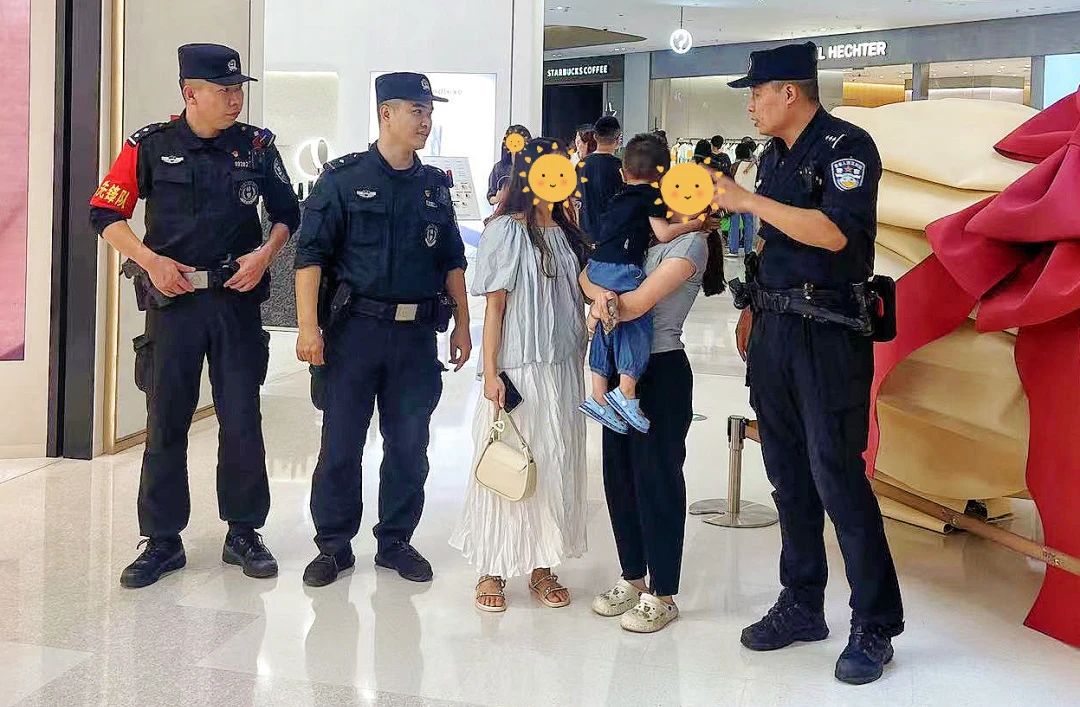 2024.05.17暖心警事｜赶快！赶快！交警拉警笛疾驰送医，特警穿梭人流寻孩童......4.jpg