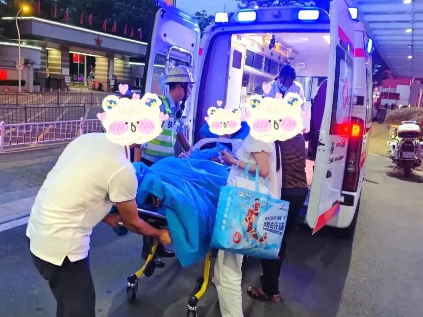 2024.09.30暖心警事｜“警”护平安！纵身入河急救援，疾驰护送就医5.jpg