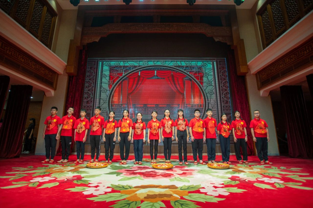 "出花园"习俗是从古代的成人礼沿袭至今