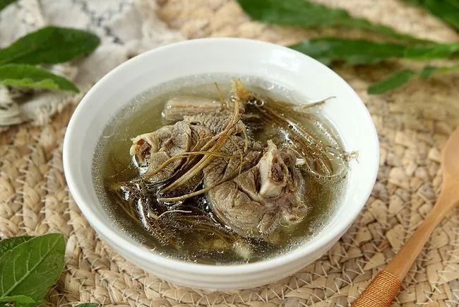 【健康】煲老鸭汤常用中药汤料,清热解毒的地胆头