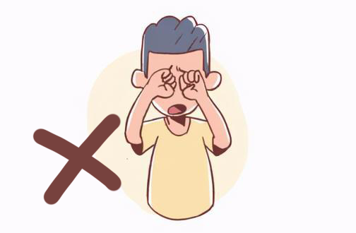 提醒8岁男童玩干燥剂致眼睛失明医生紧急提醒